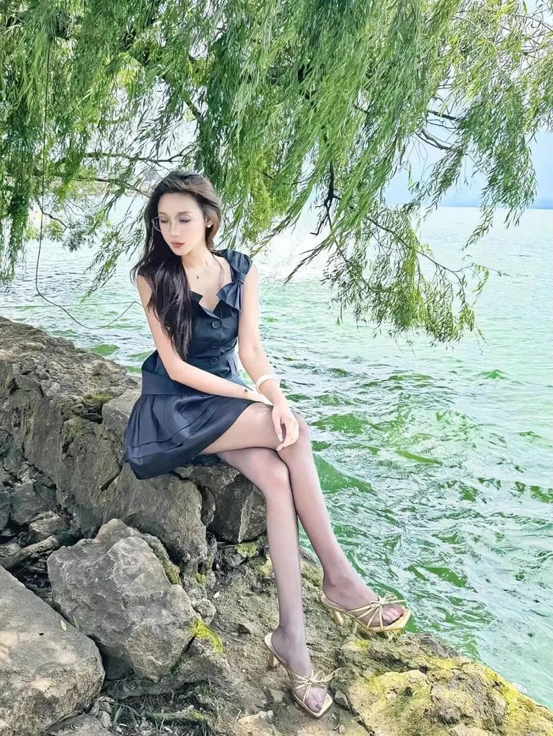 地铁整活名场面封面